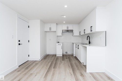 9624 86 Street, Edmonton, AB - Indoor Photo Showing Kitchen