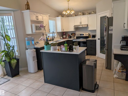1113 Hermitage Road, Edmonton, AB 