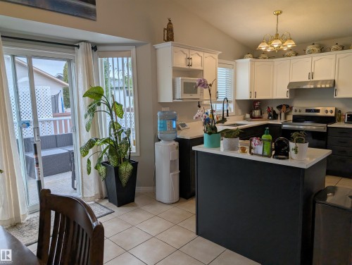 1113 Hermitage Road, Edmonton, AB 