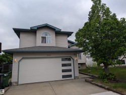 1113 HERMITAGE Road  Edmonton, AB T5A 5B8