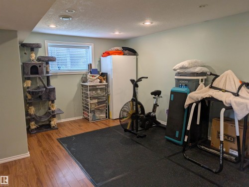 1113 Hermitage Road, Edmonton, AB 
