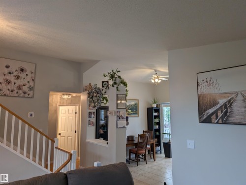 1113 Hermitage Road, Edmonton, AB 
