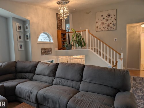 1113 Hermitage Road, Edmonton, AB 