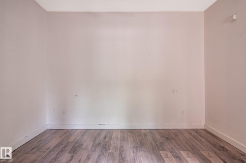101 8931 156 Street, Edmonton, AB 