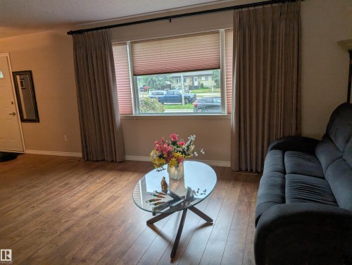 9443 75 Street, Edmonton, AB 