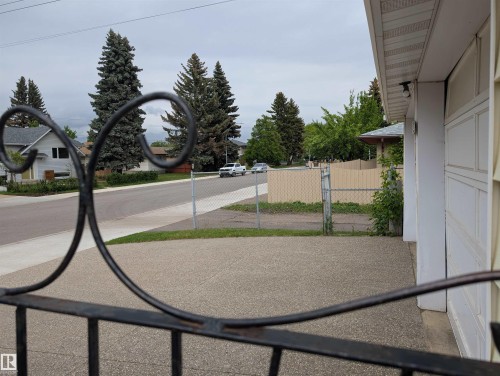 9443 75 Street, Edmonton, AB 