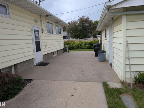 9443 75 Street, Edmonton, AB 