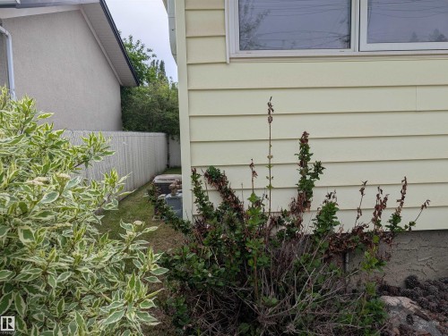 9443 75 Street, Edmonton, AB 