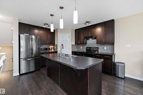 2152 Cassidy Wynd, Edmonton, AB 