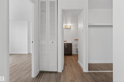 1007 9930 113 Street, Edmonton, AB - Indoor