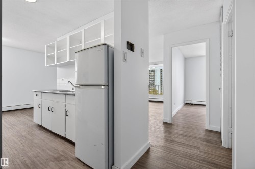 1007 9930 113 Street, Edmonton, AB - Indoor Photo Showing Other Room