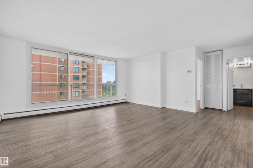 1007 9930 113 Street, Edmonton, AB - Indoor