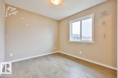 Image quality insufficient for description - 2031 207 Street, Edmonton, AB 
