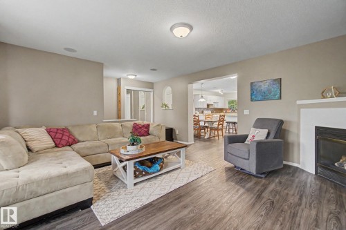 4137 Tompkins Way, Edmonton, AB 
