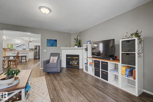 4137 Tompkins Way, Edmonton, AB 