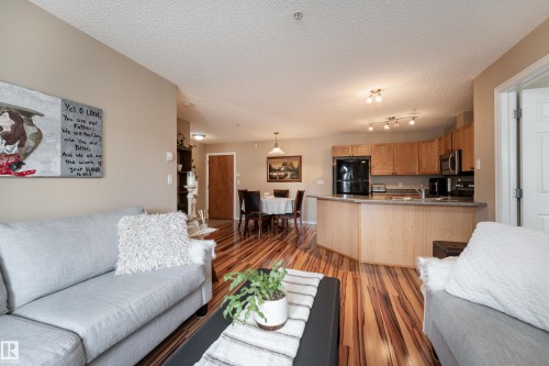 103 13710 150 Avenue, Edmonton, AB - Indoor Photo Showing Living Room