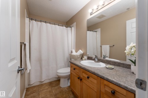 103 13710 150 Avenue, Edmonton, AB - Indoor Photo Showing Bathroom