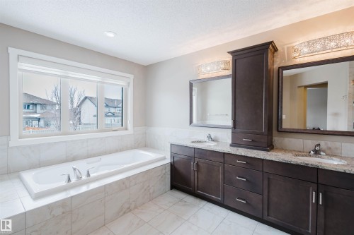 1957 Ainslie Link, Edmonton, AB 