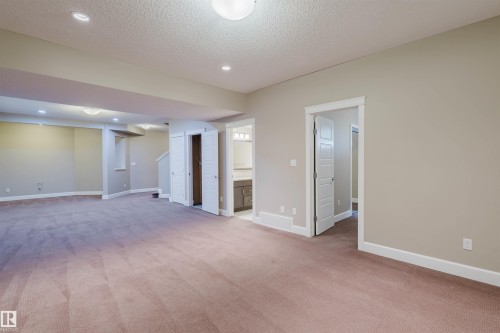 1957 Ainslie Link, Edmonton, AB 