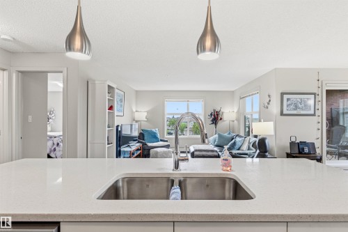 302 5510 Schonsee Drive, Edmonton, AB 