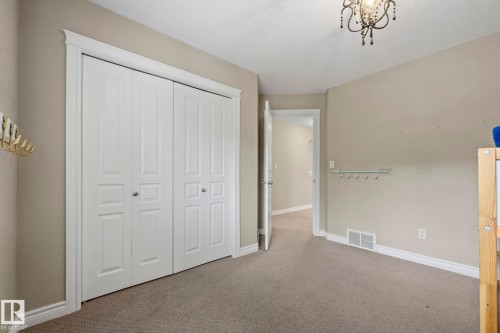 8097 Shaske Drive, Edmonton, AB 