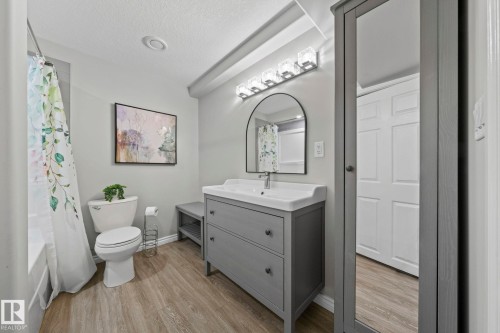 8097 Shaske Drive, Edmonton, AB 
