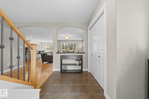 8097 Shaske Drive, Edmonton, AB 