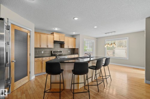 8097 Shaske Drive, Edmonton, AB 