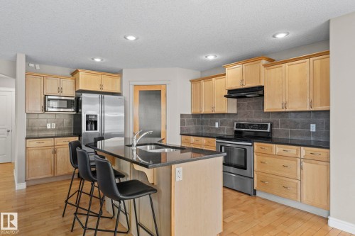 8097 Shaske Drive, Edmonton, AB 
