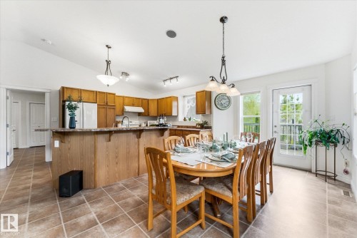 843 Oakland Place, Devon, AB 