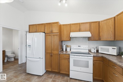 843 Oakland Place, Devon, AB 