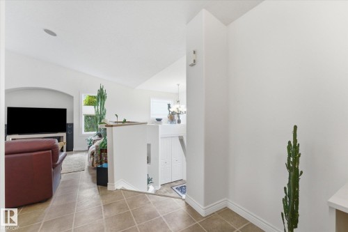 843 Oakland Place, Devon, AB 
