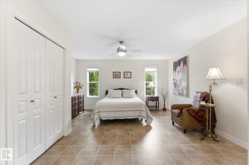 843 Oakland Place, Devon, AB 