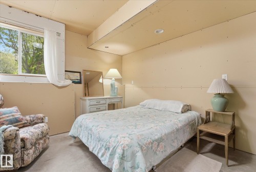 843 Oakland Place, Devon, AB 
