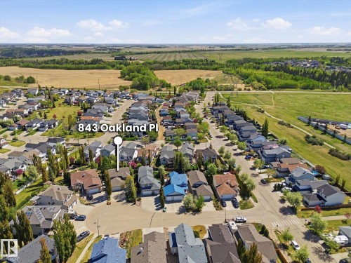 843 Oakland Place, Devon, AB 