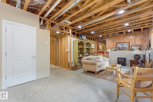843 Oakland Place, Devon, AB 