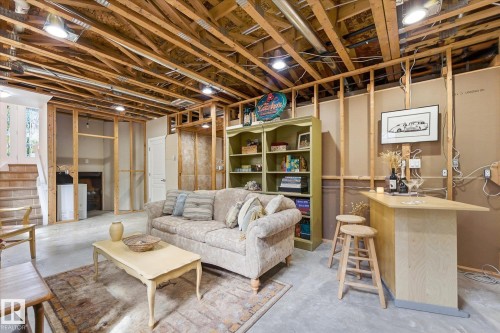 843 Oakland Place, Devon, AB 