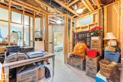 843 Oakland Place, Devon, AB 