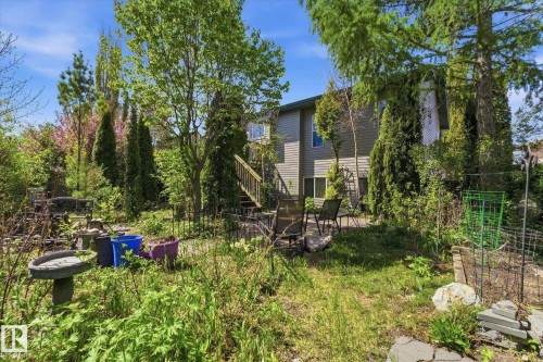 843 Oakland Place, Devon, AB 