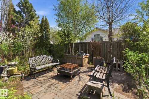 843 Oakland Place, Devon, AB 