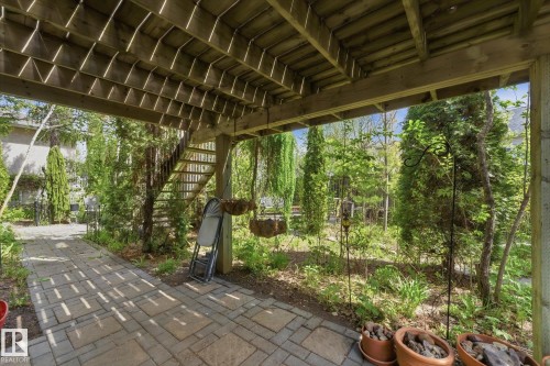 843 Oakland Place, Devon, AB 