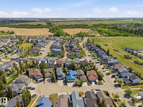 843 Oakland Place, Devon, AB 