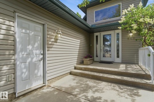 843 Oakland Place, Devon, AB 
