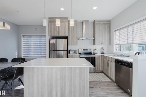 41 2215 24 Street, Edmonton, AB 