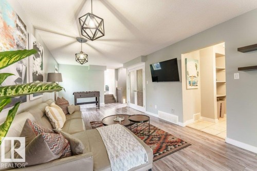 10503 25 Avenue, Edmonton, AB 