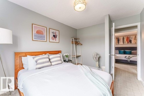 10503 25 Avenue, Edmonton, AB 
