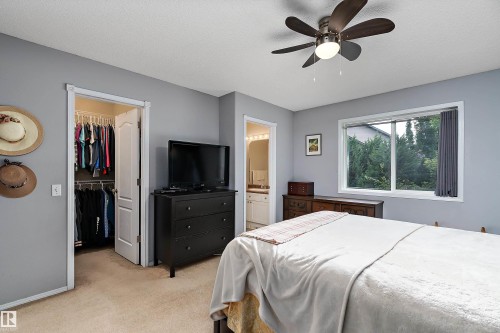 22 Meadowview Drive, Leduc, AB 