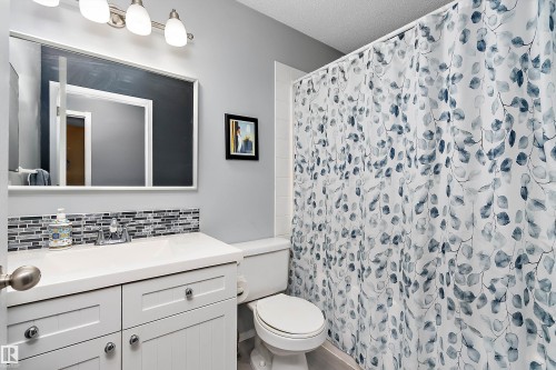22 Meadowview Drive, Leduc, AB 
