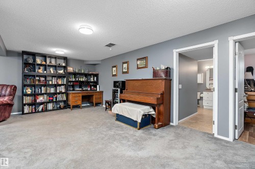 22 Meadowview Drive, Leduc, AB 