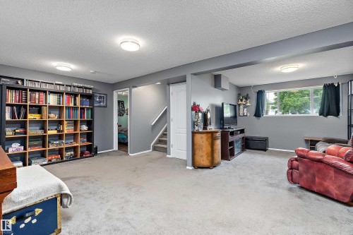 22 Meadowview Drive, Leduc, AB 